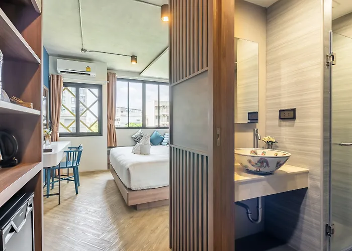Hotel W Station