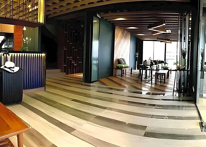 Hotel W Station 3*